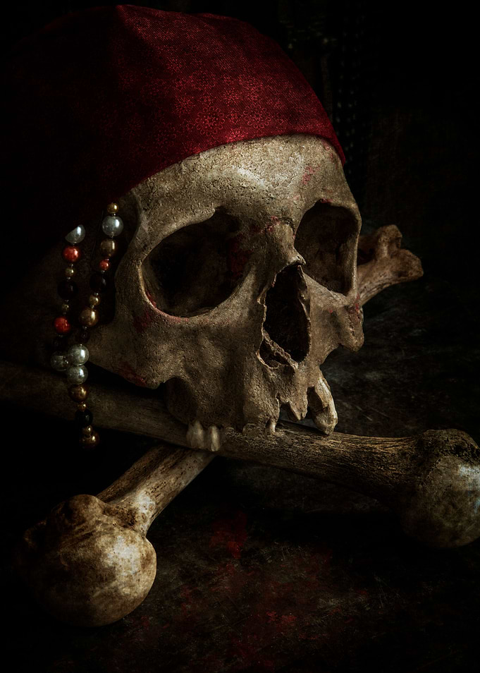 Pirate skull with red bandama
