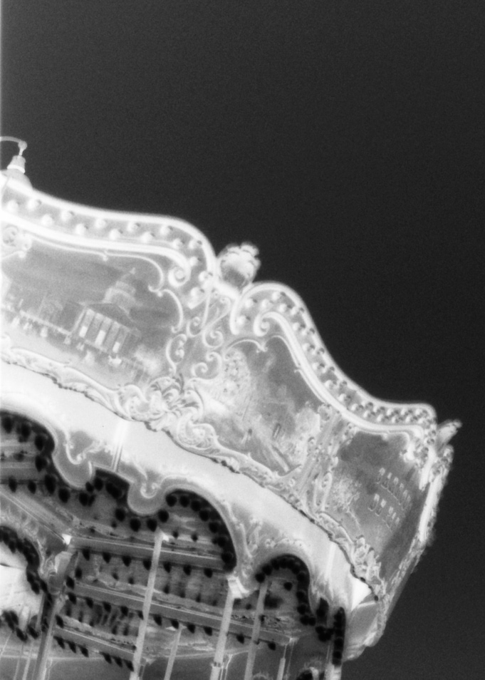 NOIR CARROUSEL