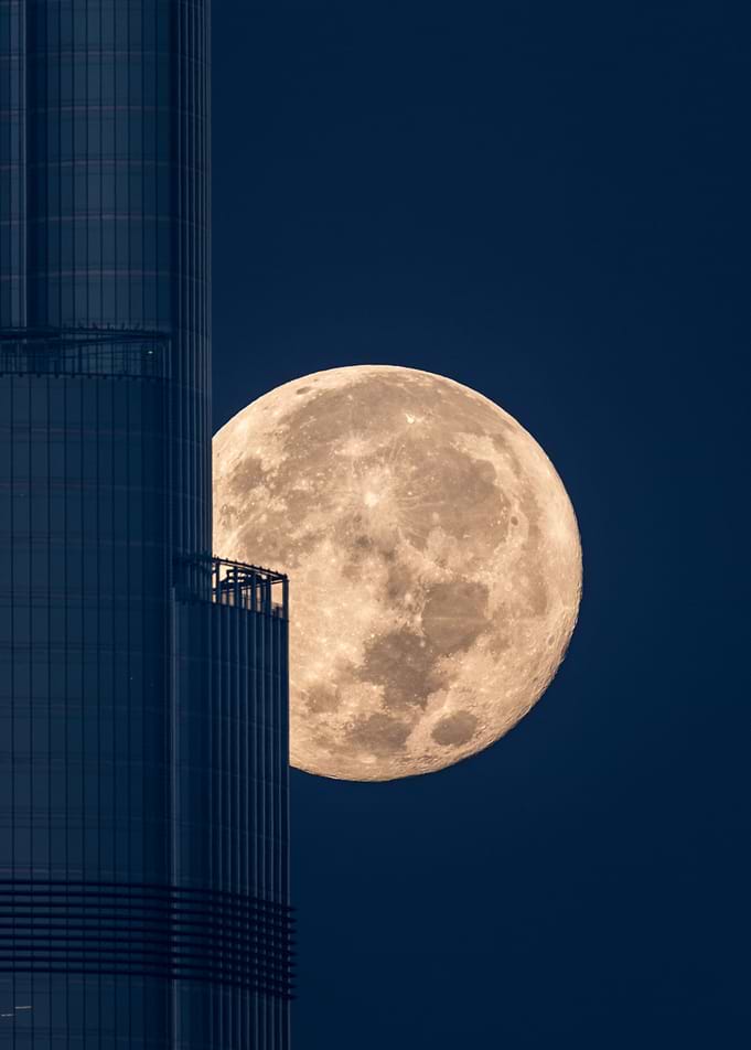 Super-moon Burj khlifa
