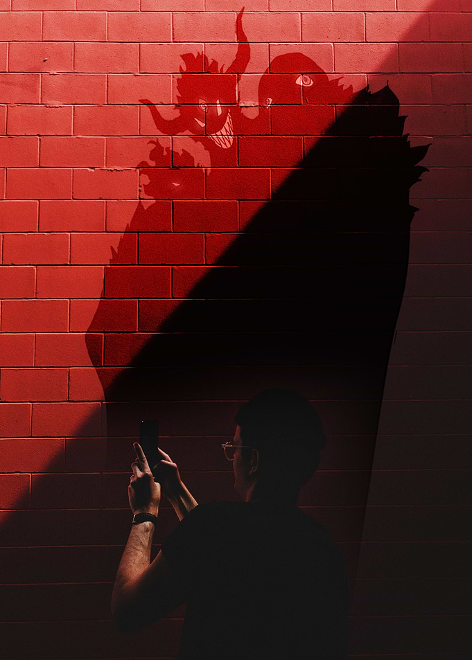 Smartphone Addict 01 (Devil's Shadow)