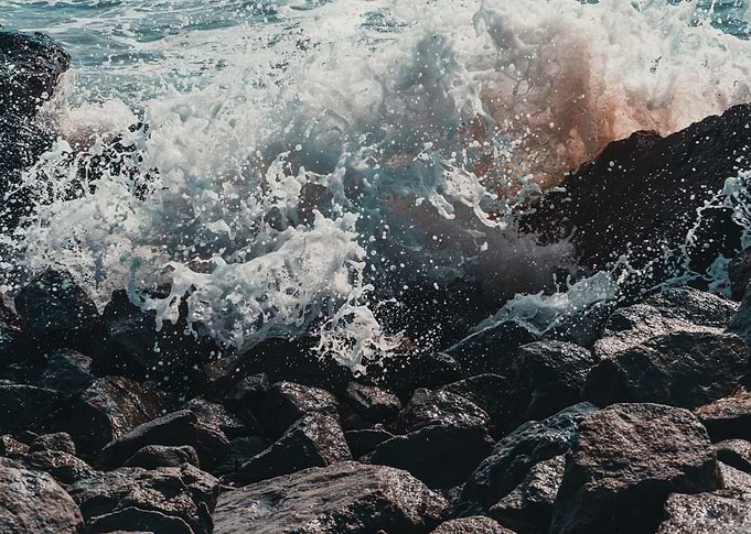 Splashing Waves on Rocks 06