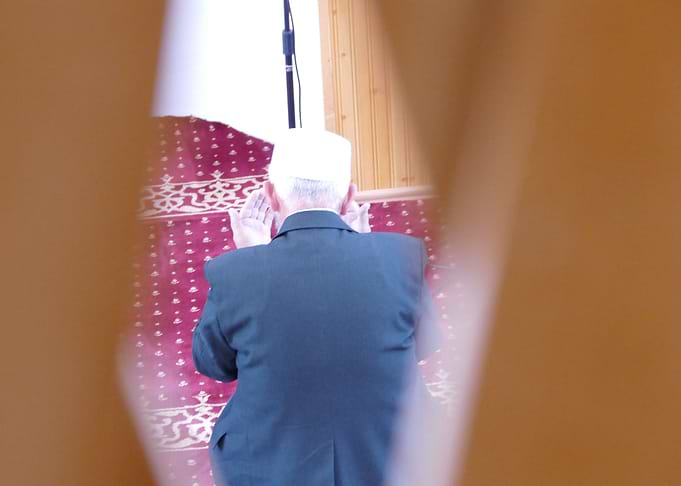 pray