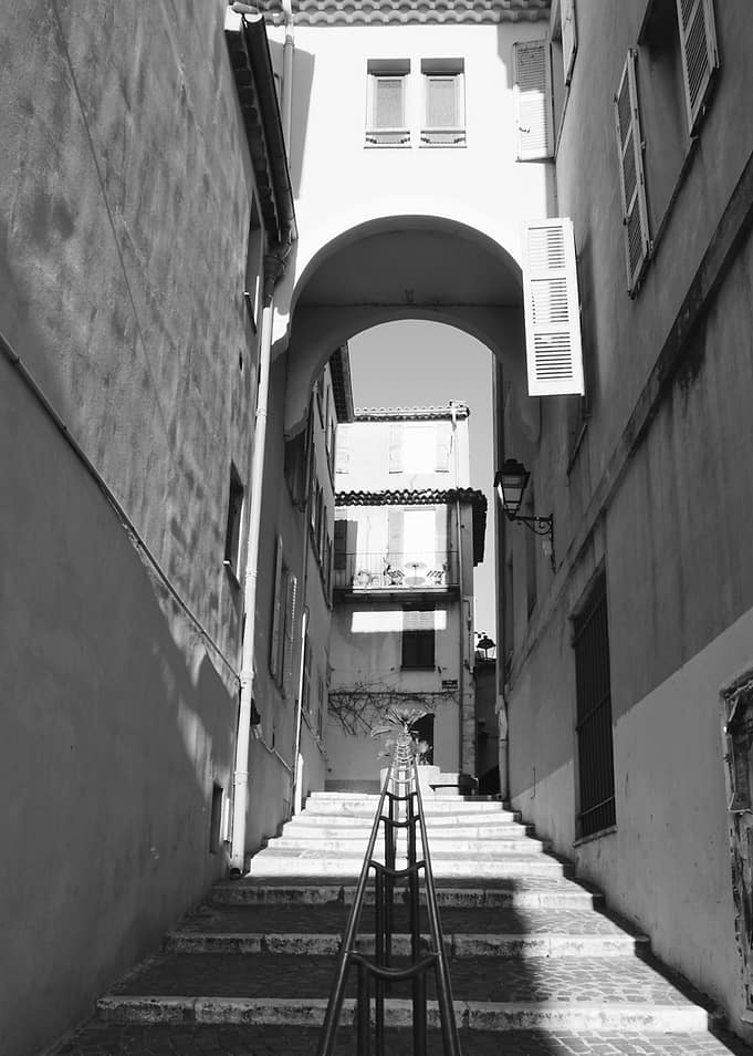 Lonely Alley South of France