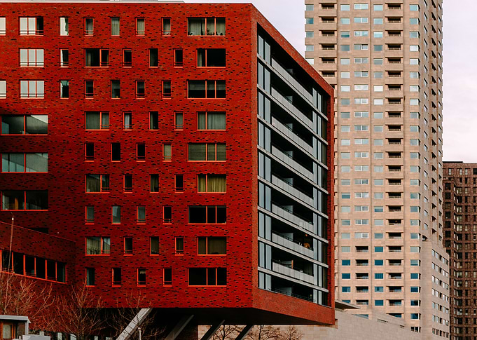 The red lines.