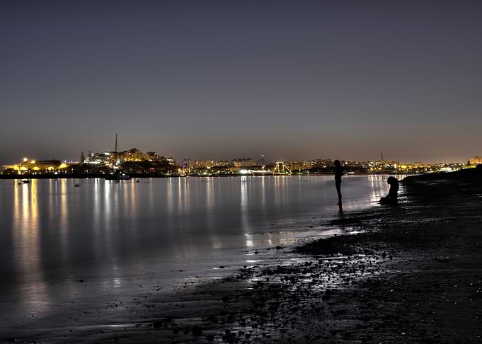 Facing the City lights!