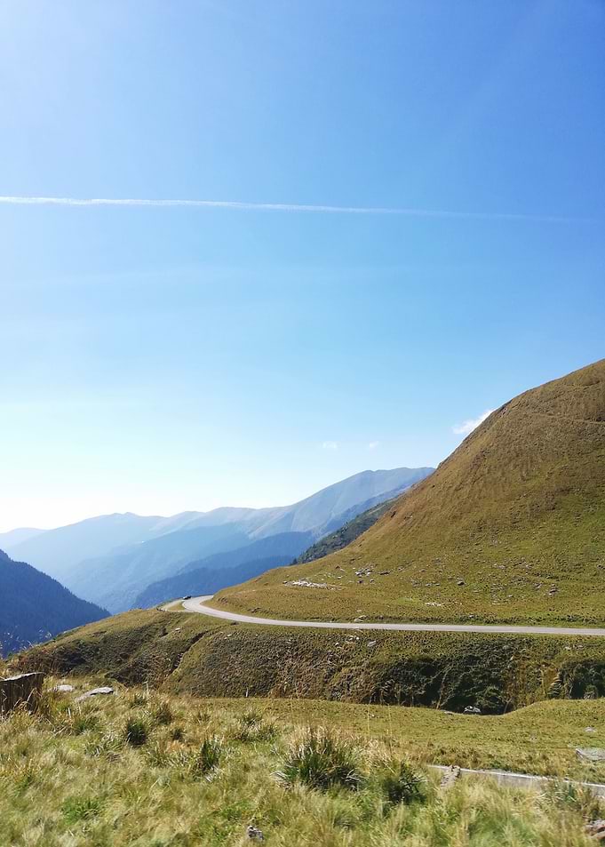 Limited curved road
