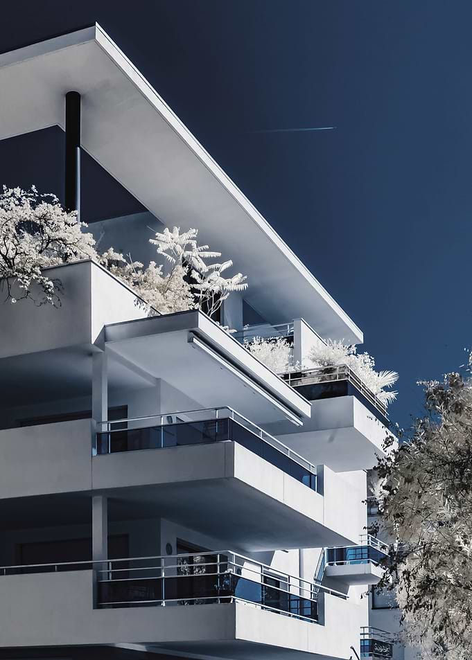 Lines of building