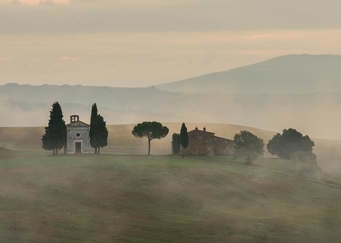 Pastel sunrise in Toscany