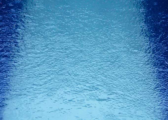 rain in da water