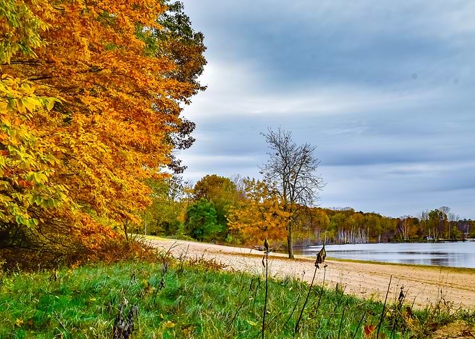 Mona Lake Beach