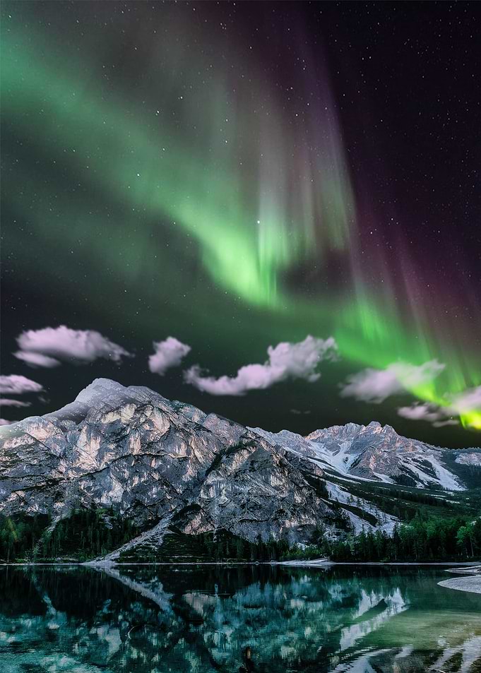 Aurora at night