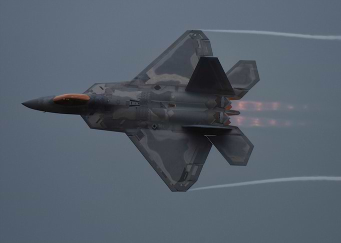 F22