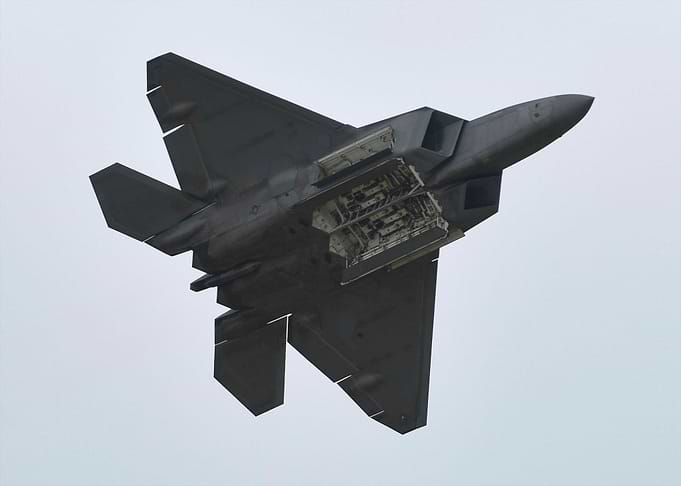 F22
