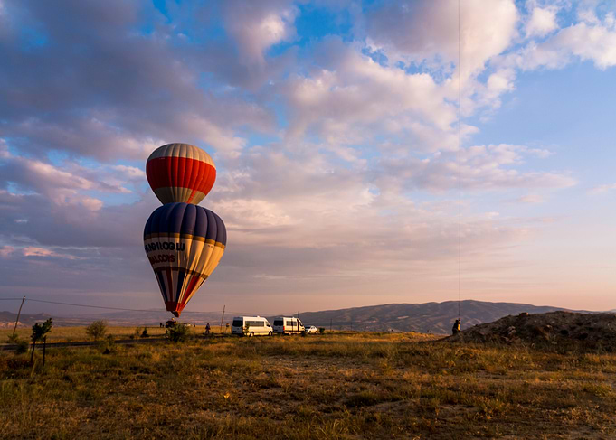 Landing hot air balloons