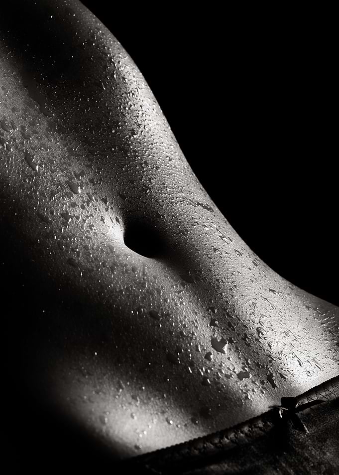 Woman wet abdomen
