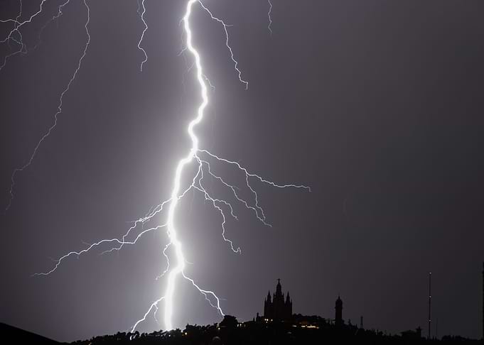 Lighting strikes Tibidabo