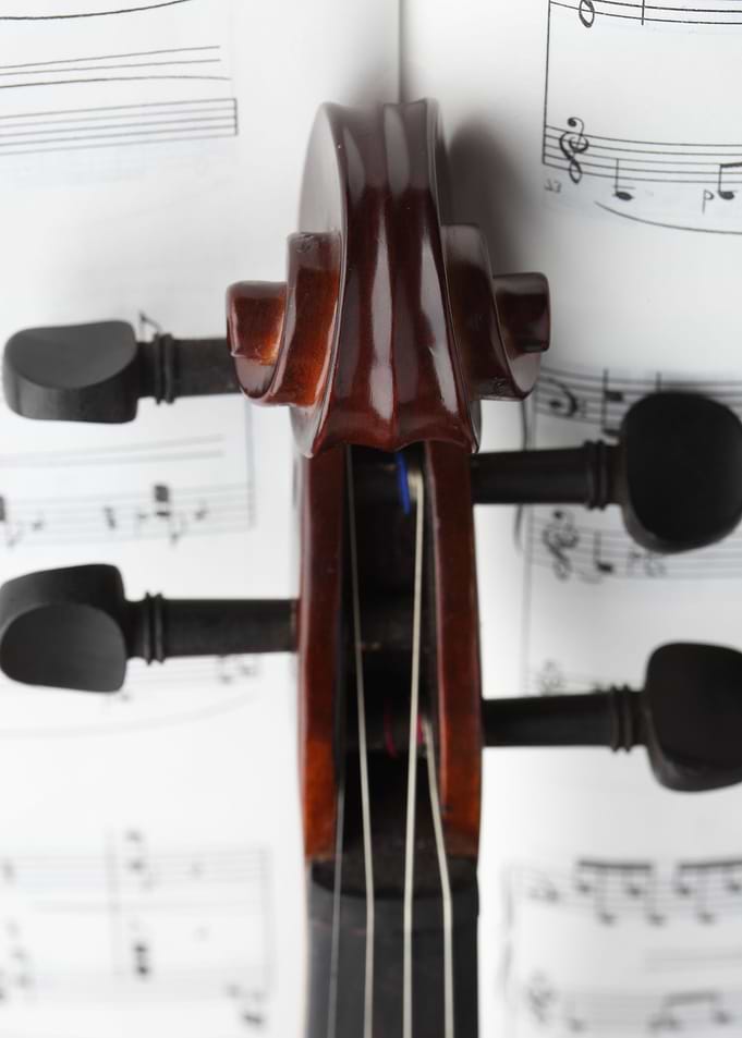 violin with score