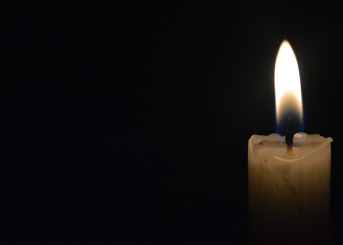Single candle