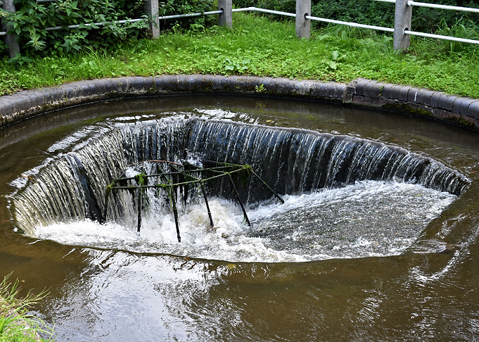 Water weir