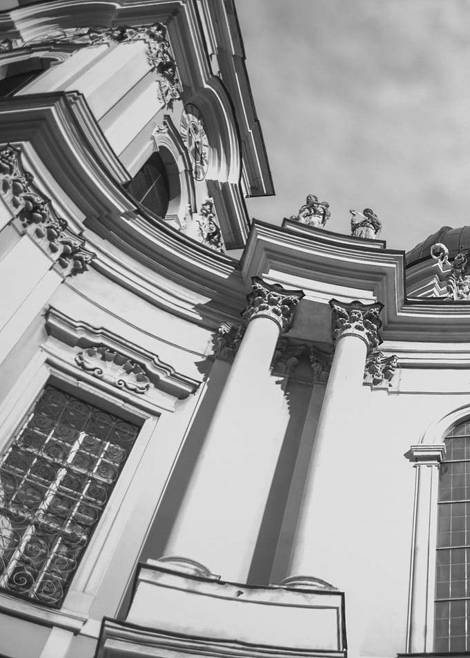 A black and white Building