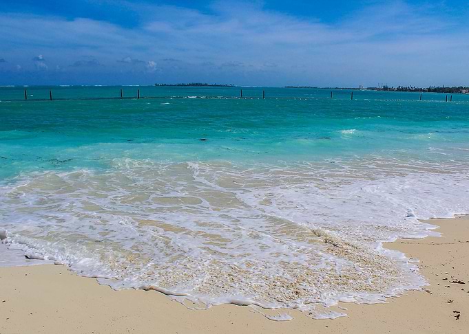 BAHAMAS 4