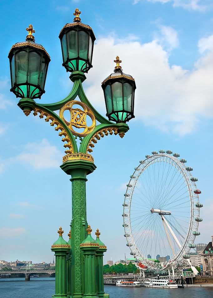 Ornamental lamp post