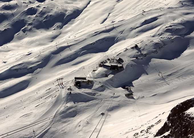 Snow 105