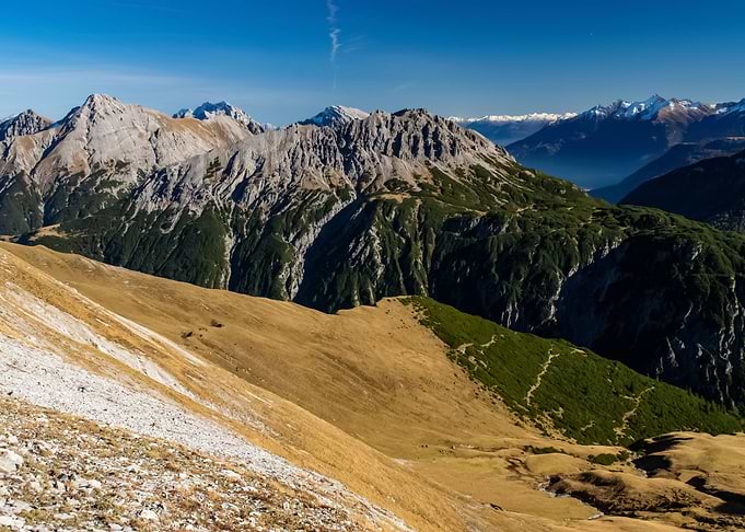 Mountain 330