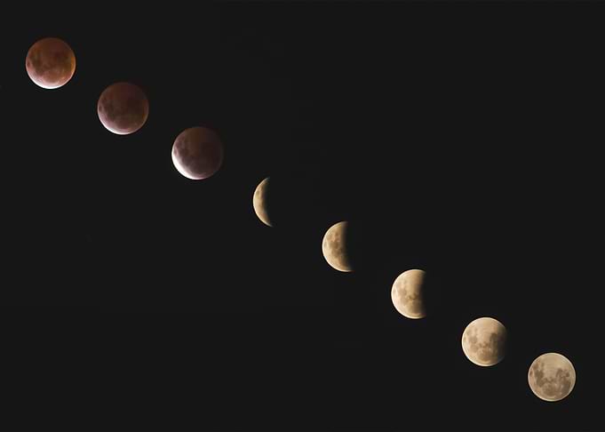 Moon 52