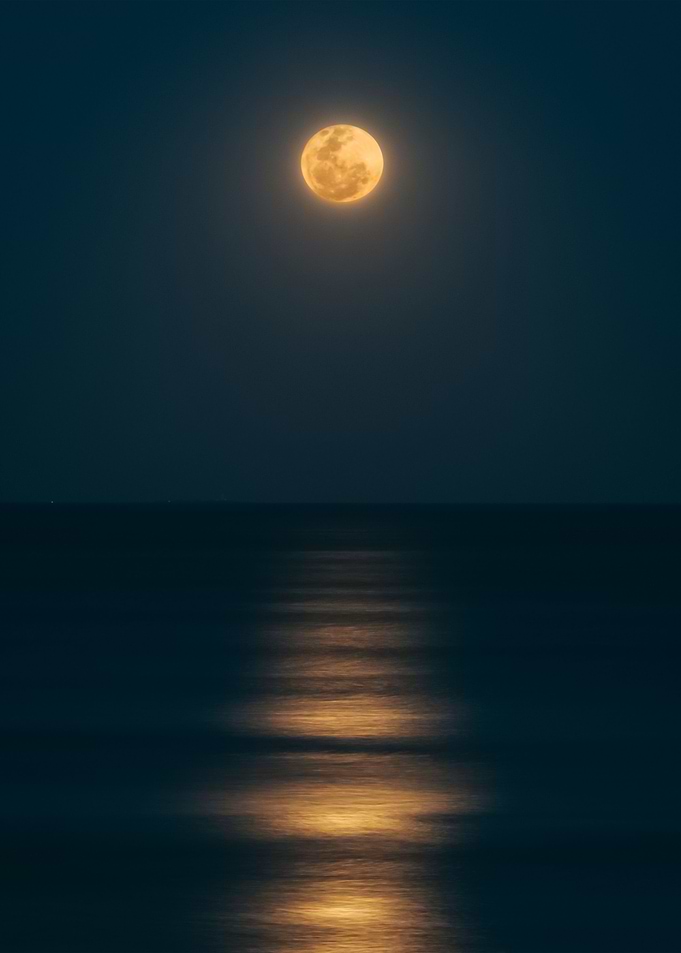 Moon 70