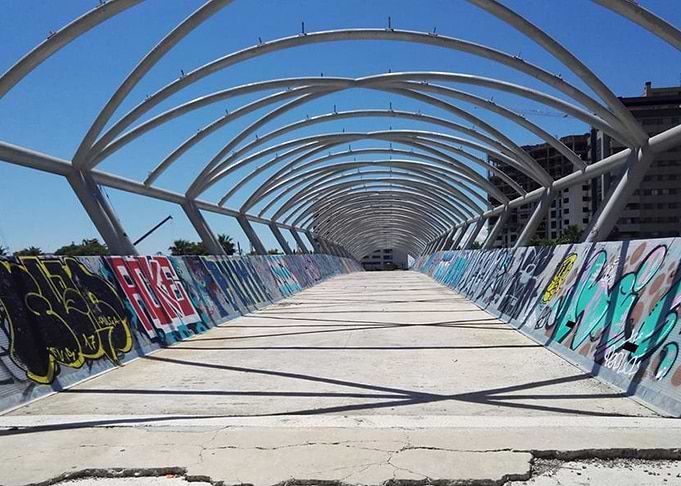 Graffiti tunnel