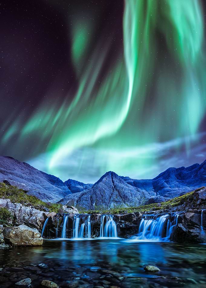 Green aurora at night