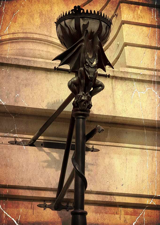 London Dungeon Lamp