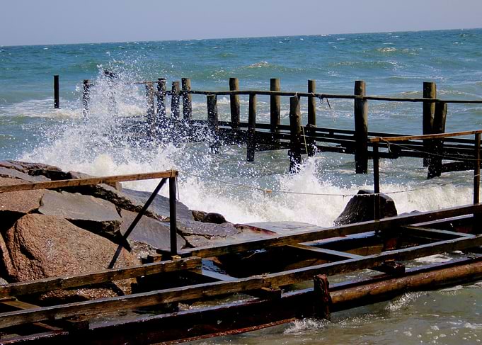 Pier into nowhere