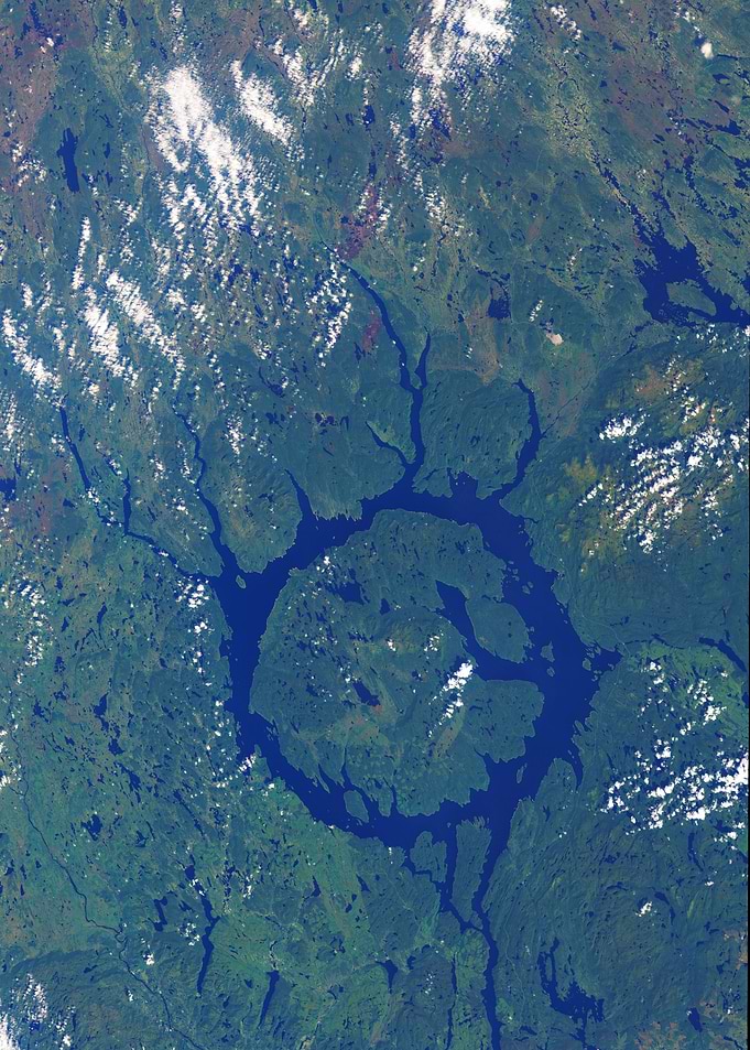 Lac Manicouagan in summer