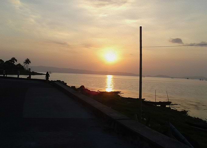 Sunset at shore