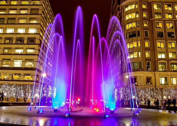 Cabot Sq Fountain London