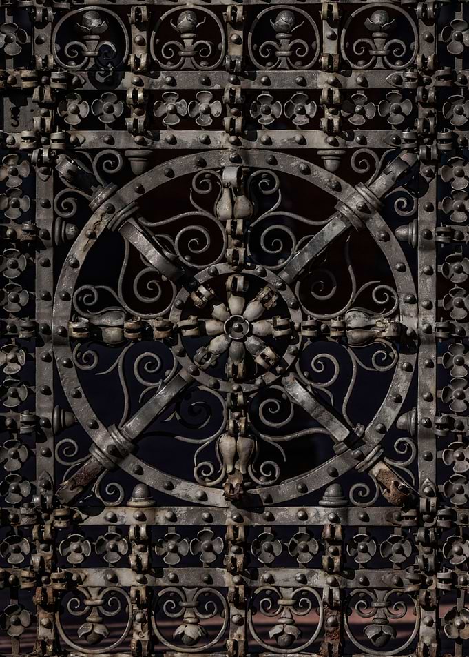 Ornamented gate