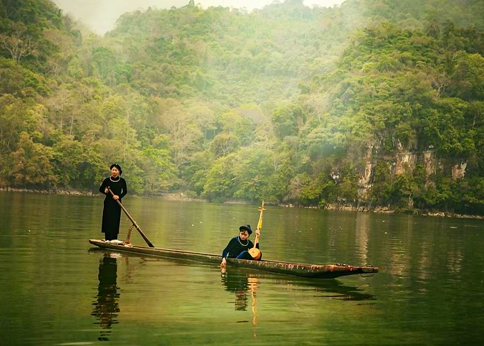 Explore Ba Be lake