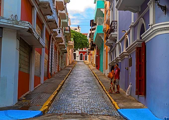 Lovers in the street