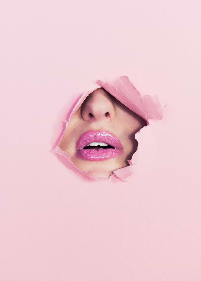 Lips crash the wall