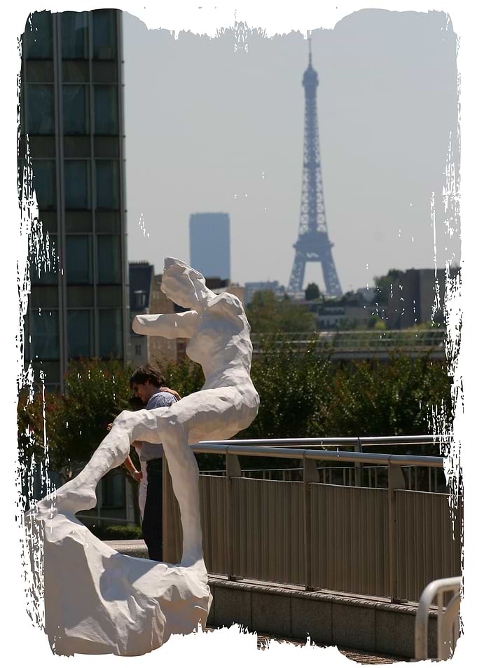 Poster presenting Paris