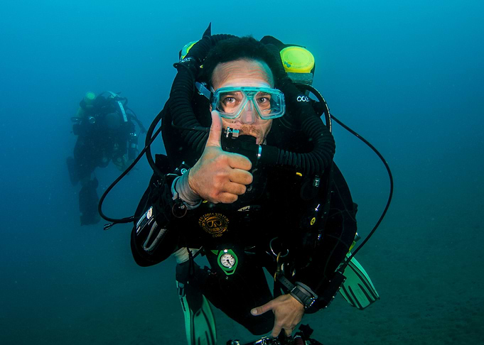 Underwater Hand signs