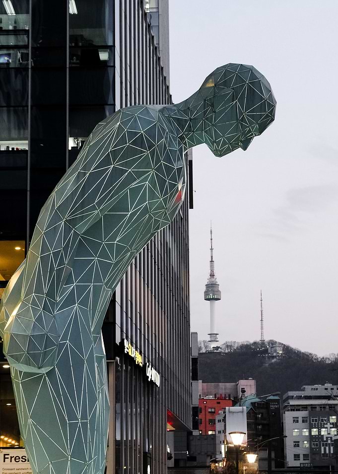 Statue Bowing