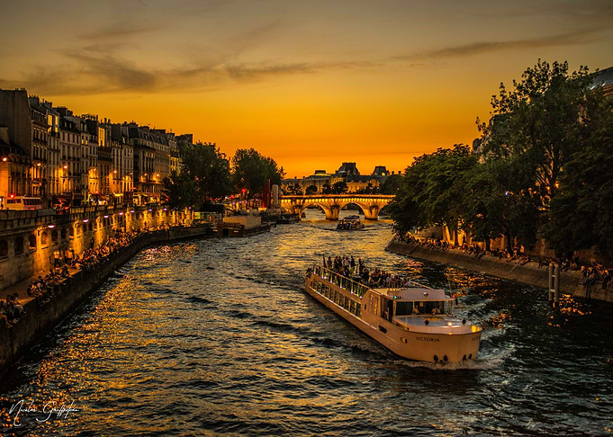 Sleeping sun in Paris