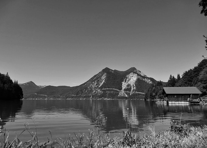 Lake Walchensee mountainBW