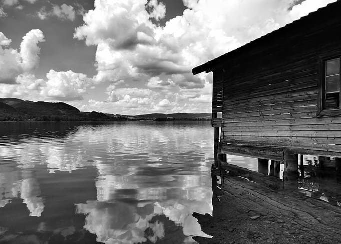 Lake Kochelsee with hut BW