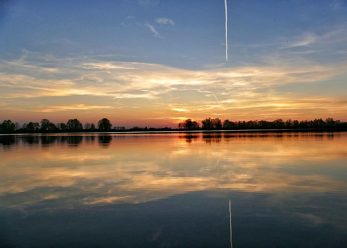 Lake Guggi in sunset