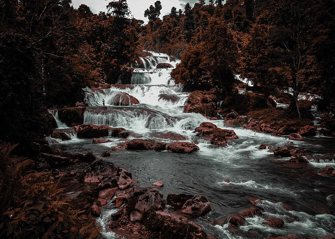 The lone falls