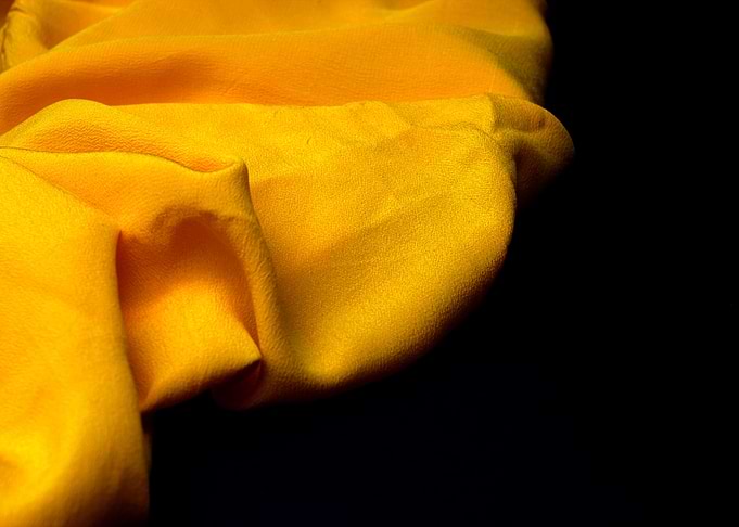 yello on black